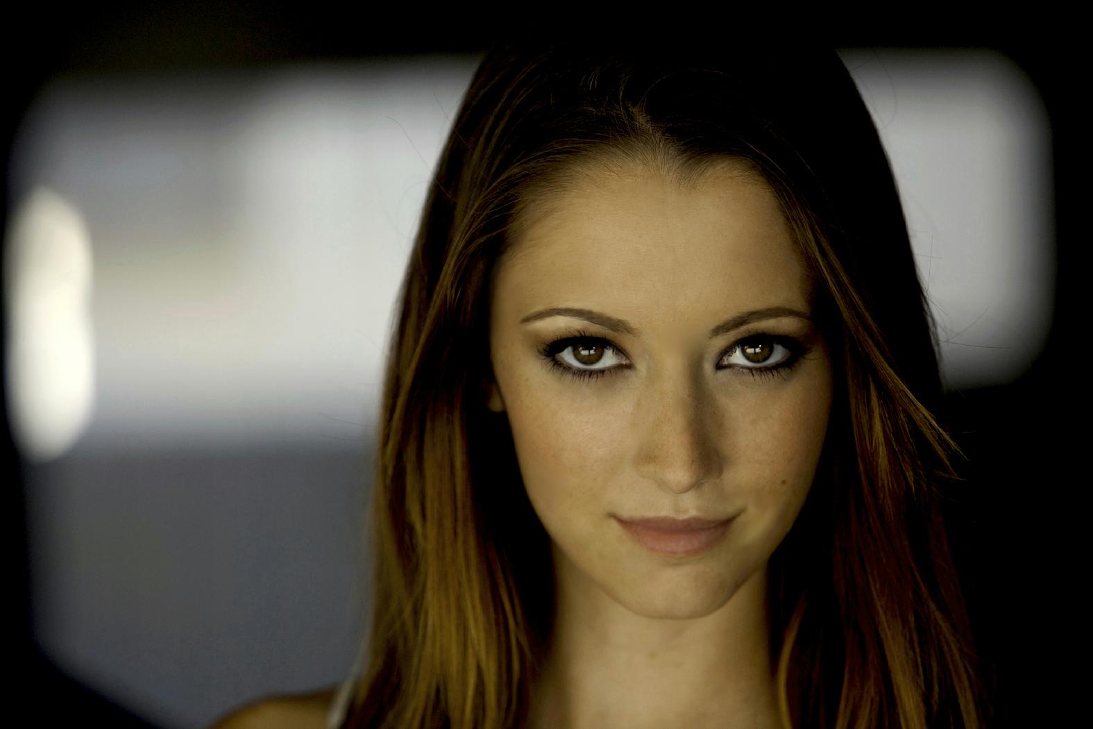 Taryn Southern New Girl