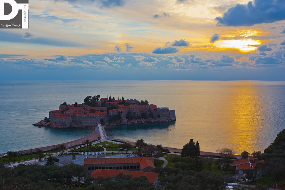 AboutMe banner for @montenegro