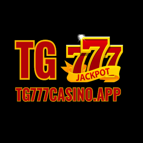 Interfaz de la aplicación móvil 777 Casino mostrando tragamonedas y menú de navegación