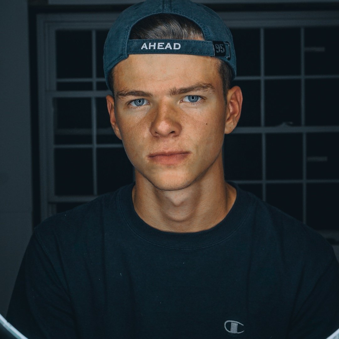 AboutMe banner for @tommy